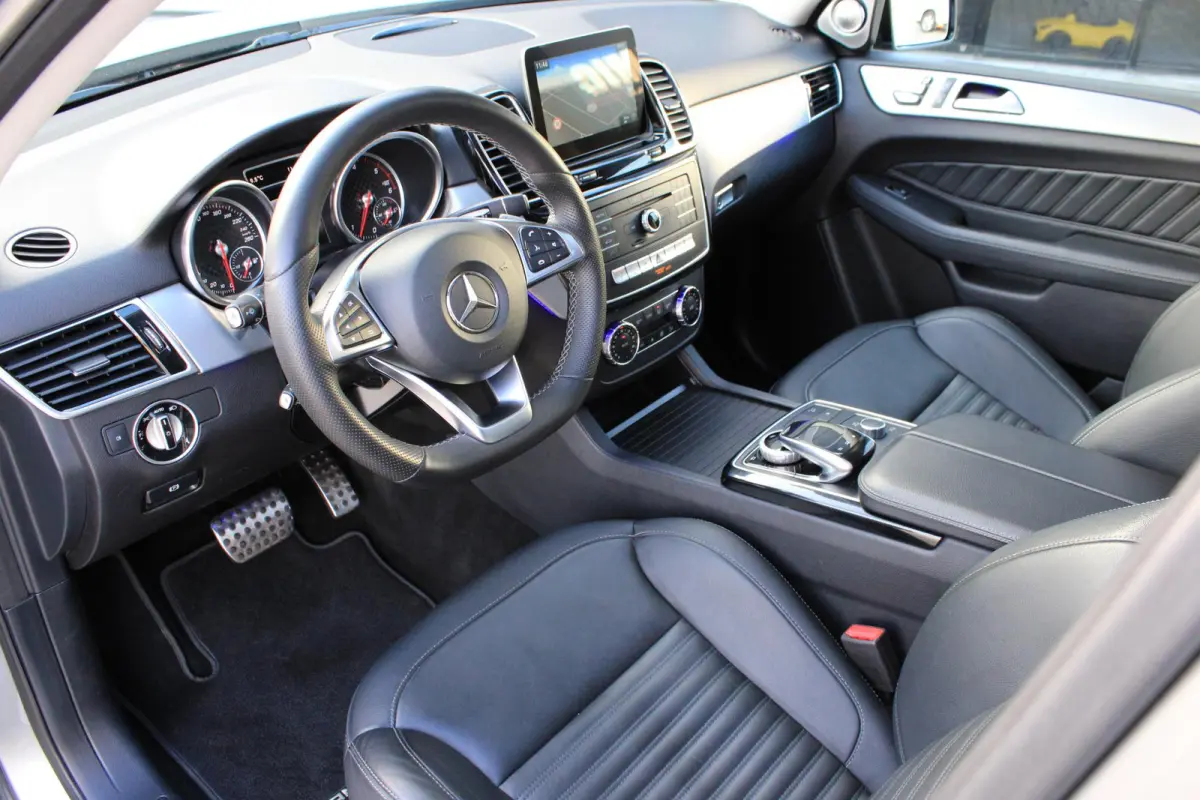 350d 4M AMG Grijs Kenteken Pano | Trekhaak | Luchtvering | HarmanKardon | Standkachel | Leder Sportstoelen | 360 Camera | LED ILS | Carplay | Nightpakket | Dealer Onderhouden | Topstaat ML 3