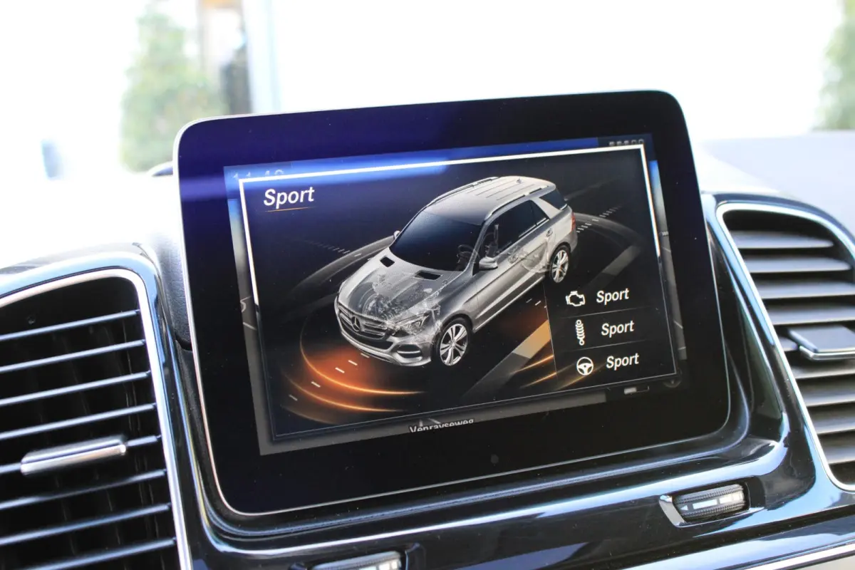 350d 4M AMG Grijs Kenteken Pano | Trekhaak | Luchtvering | HarmanKardon | Standkachel | Leder Sportstoelen | 360 Camera | LED ILS | Carplay | Nightpakket | Dealer Onderhouden | Topstaat ML 3