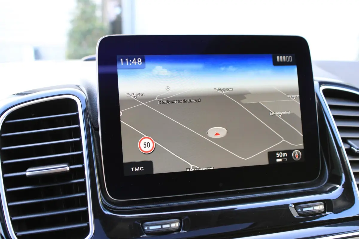 350d 4M AMG Grijs Kenteken Pano | Trekhaak | Luchtvering | HarmanKardon | Standkachel | Leder Sportstoelen | 360 Camera | LED ILS | Carplay | Nightpakket | Dealer Onderhouden | Topstaat ML 3