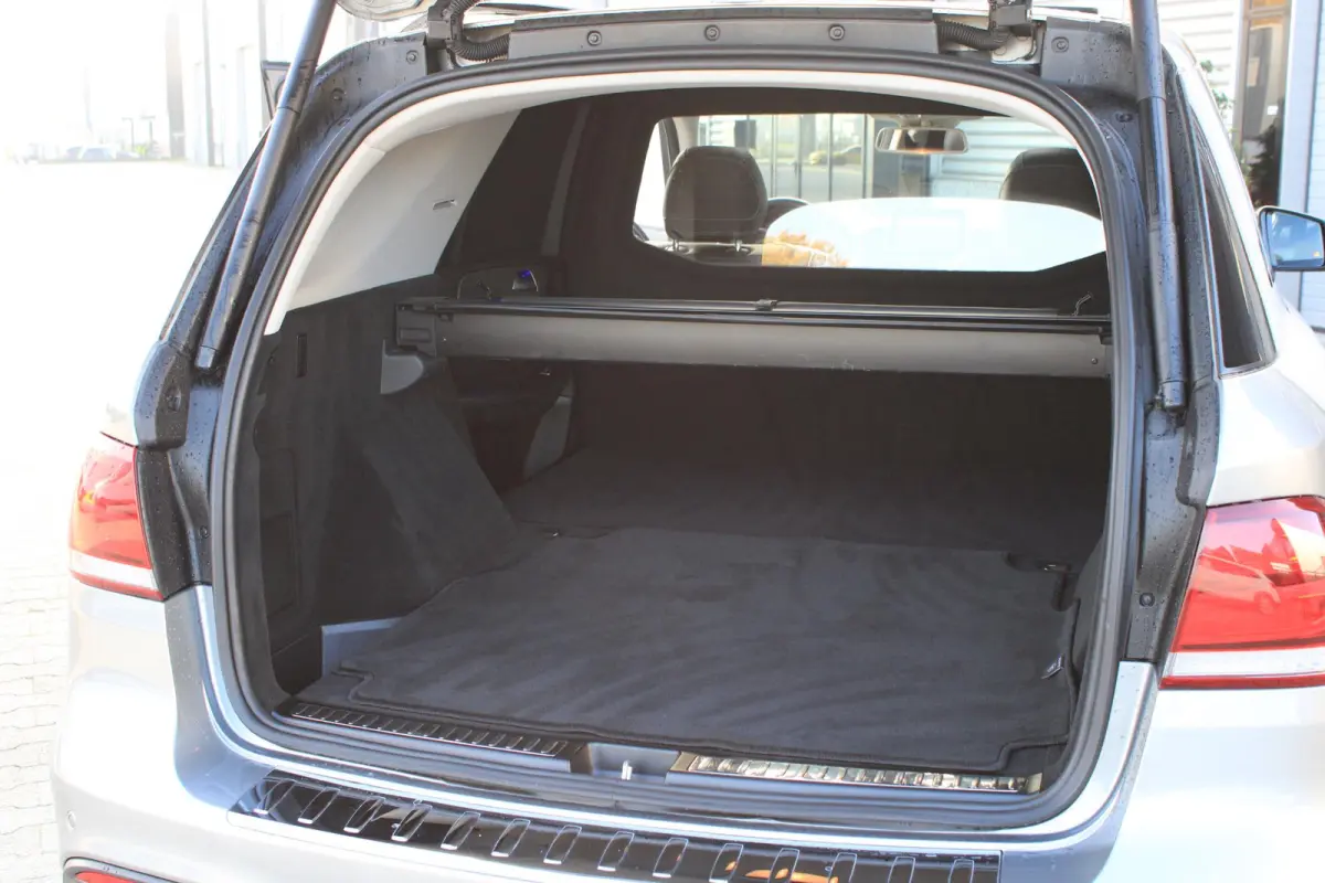 350d 4M AMG Grijs Kenteken Pano | Trekhaak | Luchtvering | HarmanKardon | Standkachel | Leder Sportstoelen | 360 Camera | LED ILS | Carplay | Nightpakket | Dealer Onderhouden | Topstaat ML 3