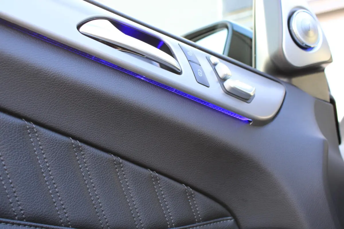 350d 4M AMG Grijs Kenteken Pano | Trekhaak | Luchtvering | HarmanKardon | Standkachel | Leder Sportstoelen | 360 Camera | LED ILS | Carplay | Nightpakket | Dealer Onderhouden | Topstaat ML 3