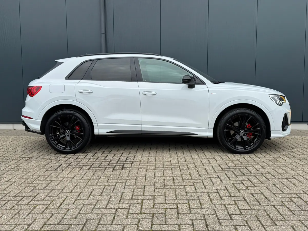 35 TFSI S Line Edition * Panoramadak * Trekhaak * Stoelverwarming * Parkeercamera *