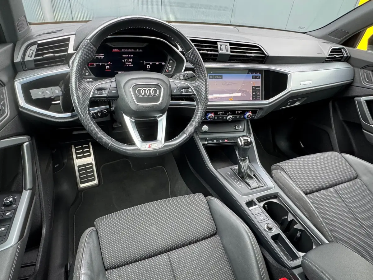 35 TFSI S Line Edition * Panoramadak * Trekhaak * Stoelverwarming * Parkeercamera *