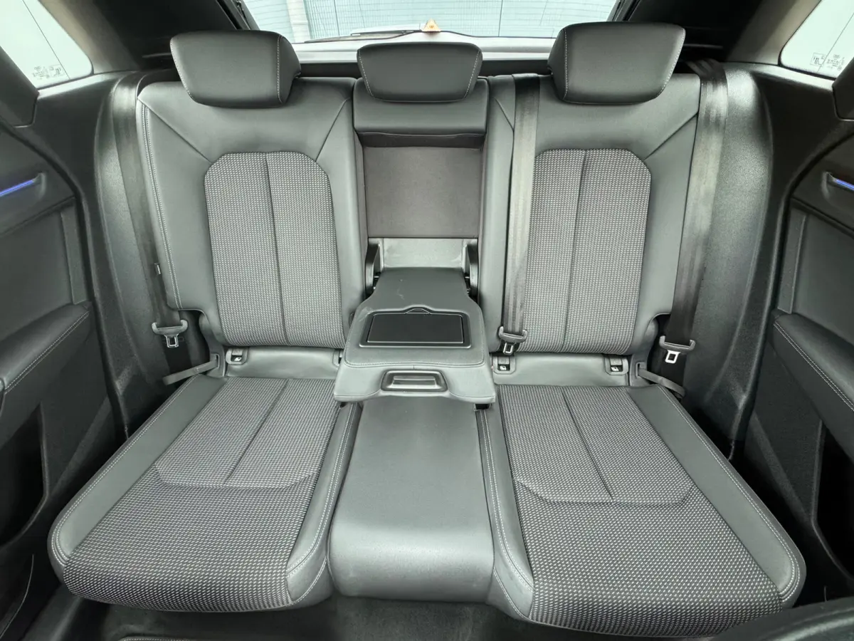 35 TFSI S Line Edition * Panoramadak * Trekhaak * Stoelverwarming * Parkeercamera *