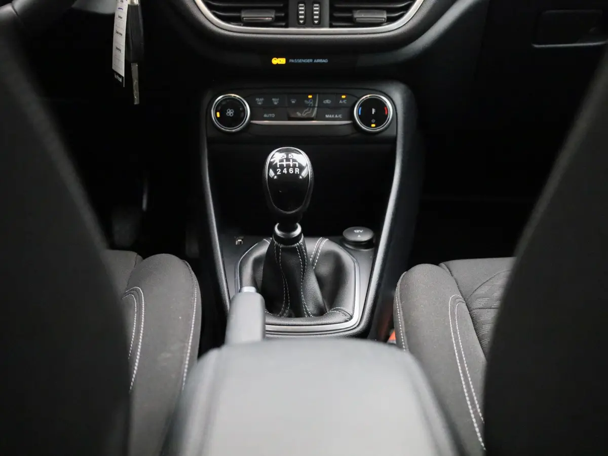 1.0 EcoBoost Hybrid Titanium | Apple Carplay/Android Auto | Cruise Control | Navigatie | Parkeersensoren | Bluetooth |
