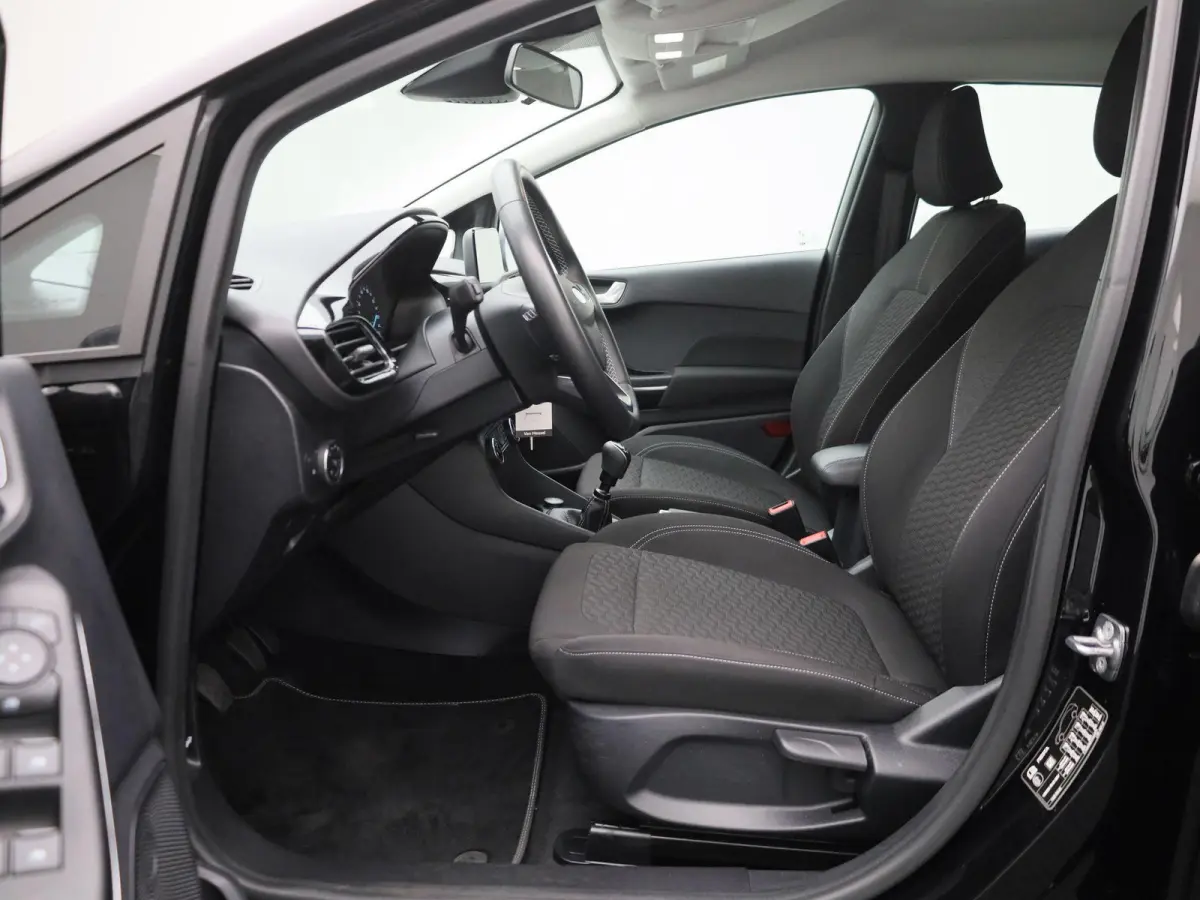 1.0 EcoBoost Hybrid Titanium | Apple Carplay/Android Auto | Cruise Control | Navigatie | Parkeersensoren | Bluetooth |