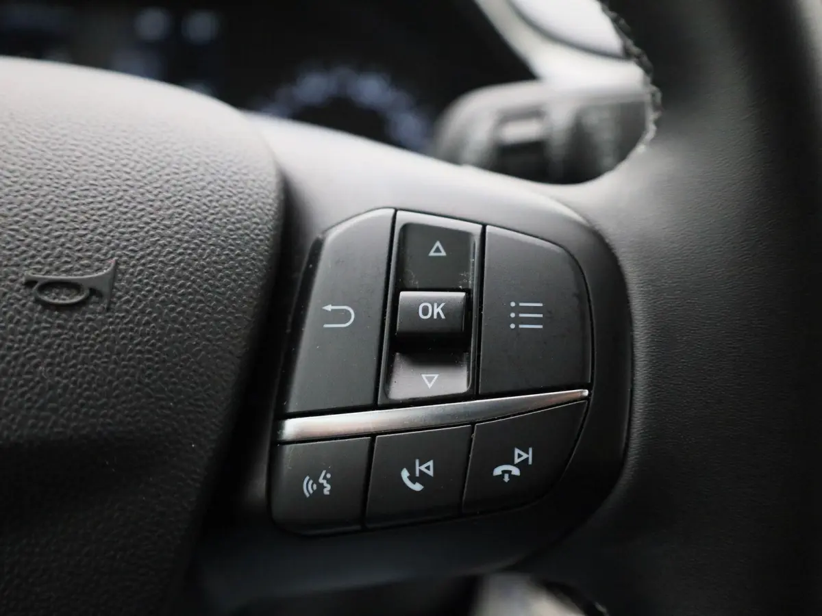 1.0 EcoBoost Hybrid Titanium | Apple Carplay/Android Auto | Cruise Control | Navigatie | Parkeersensoren | Bluetooth |