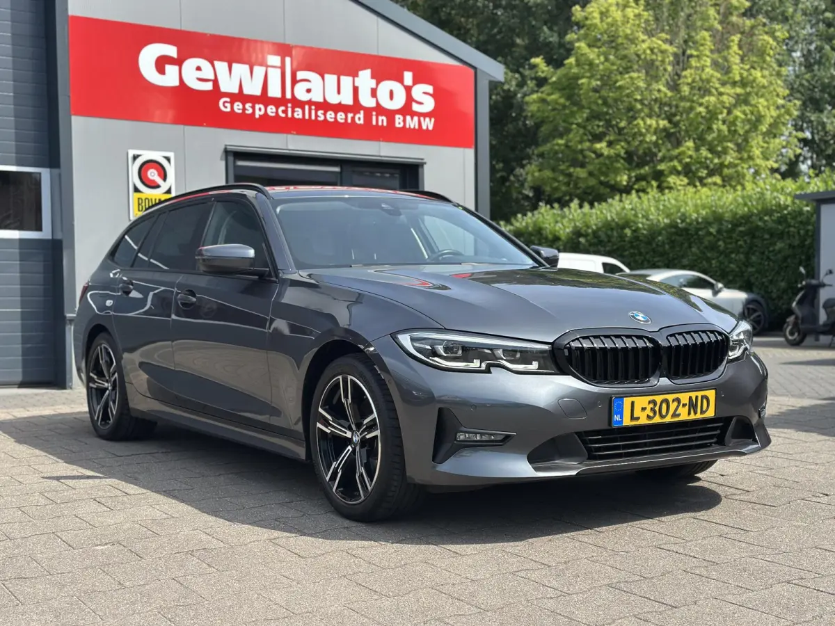 320i Leder|Camera|Sfeer|AdapLed