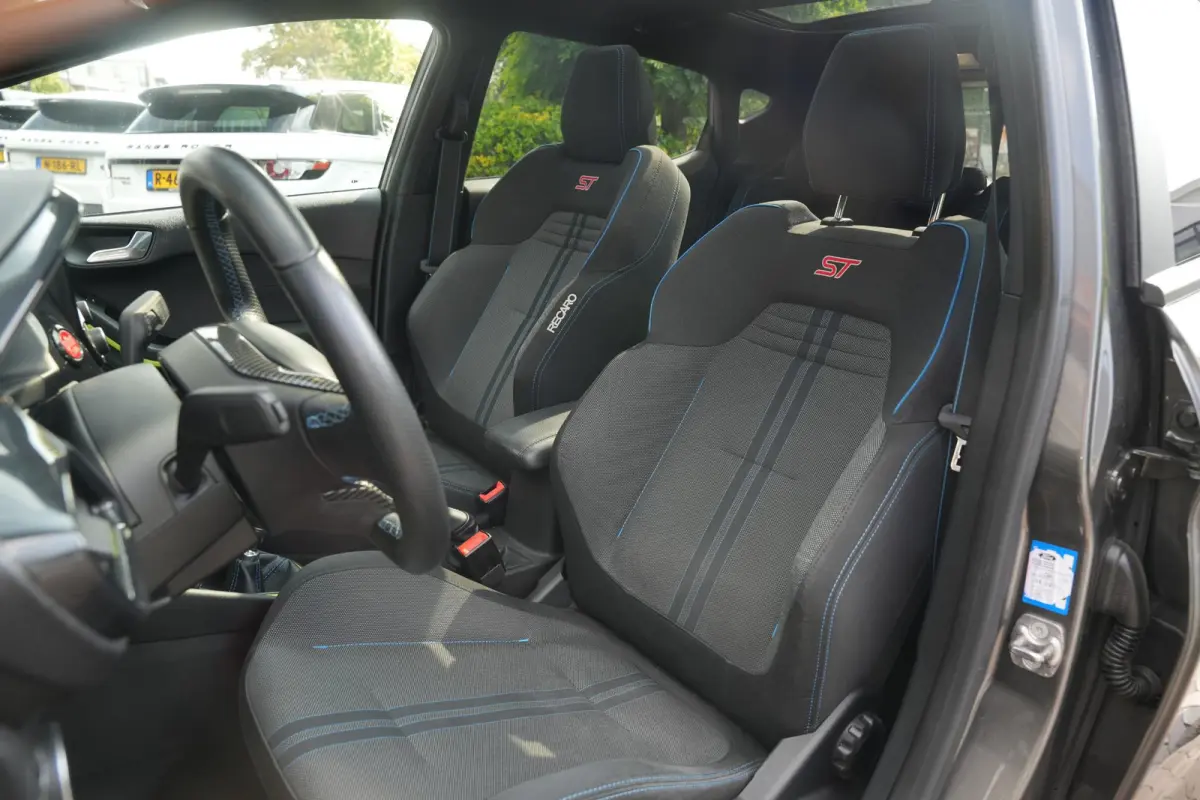 1.5 EcoBoost ST-3 Panoramadak Cruise Recaro LED Keyless