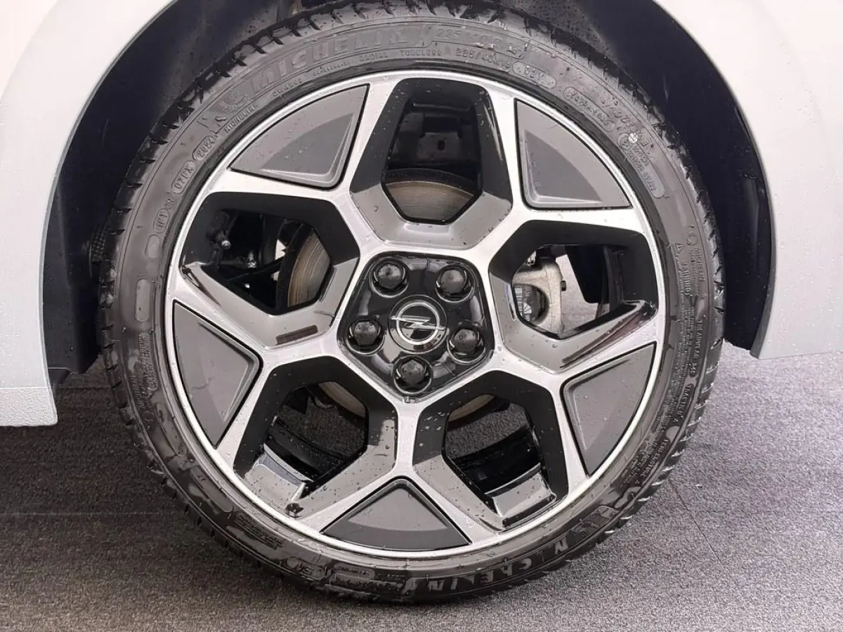 1.2T Business Ed. 18inch/Nav/Camera/Winterpakket/ Ecc/Led/Agr/CarPlay/Vc/Ad.Cruise