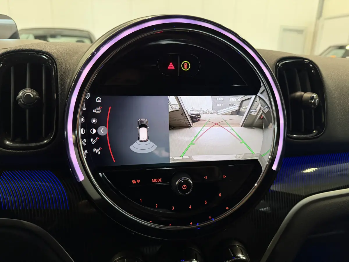 2..0 Cooper SE ALL4 Camera/Elec stoelen/Apple