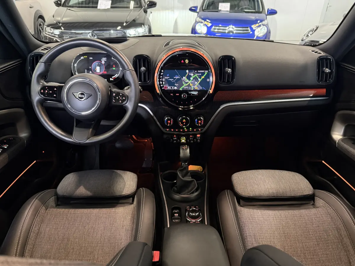 2..0 Cooper SE ALL4 Camera/Elec stoelen/Apple