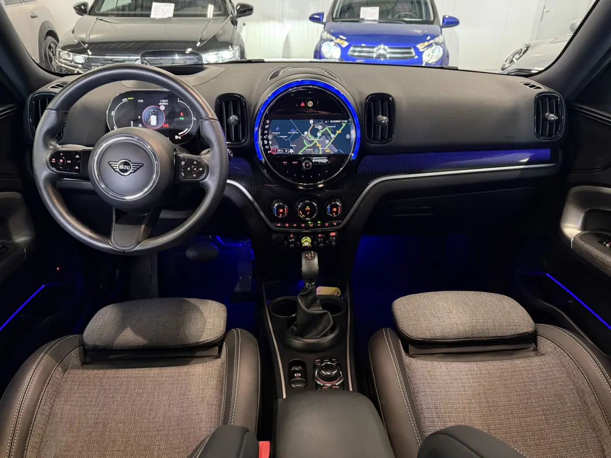 2..0 Cooper SE ALL4 Camera/Elec stoelen/Apple
