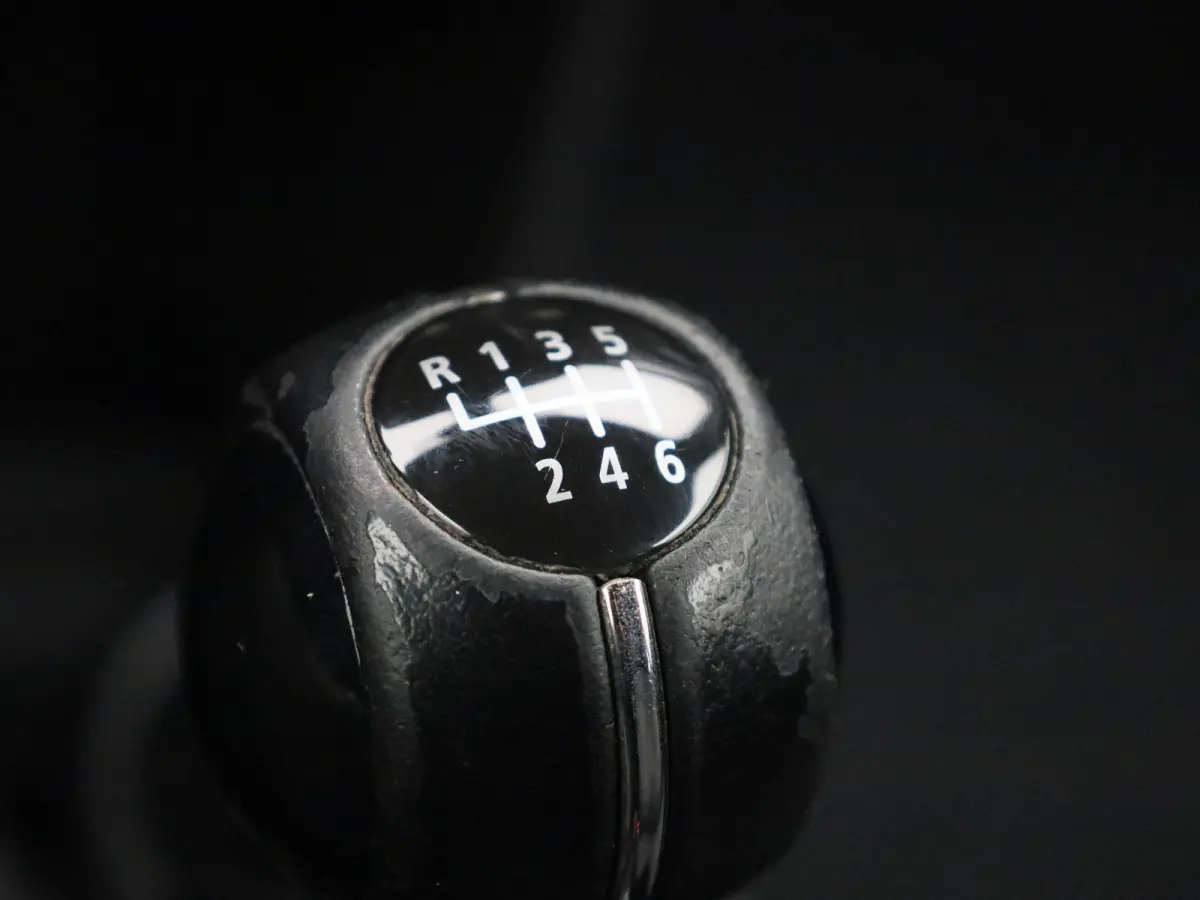 1.5 Cooper Essential | Navigatie | Black pakket | Parkeer sensoren | Airco | Virtual cockpit | Union Jack achterlichten | Bluetooth