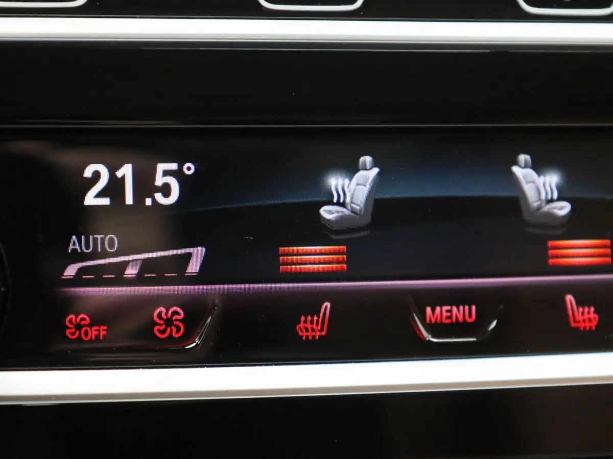 520i Business Edition Plus | Automaat | Apple CarPlay / Android Auto | LMV | Navigatie | Stoel verwarming | Virtual cockpit | Leder |  Parkeer sensoren | Elec. achterklep | Virtual cockpit |