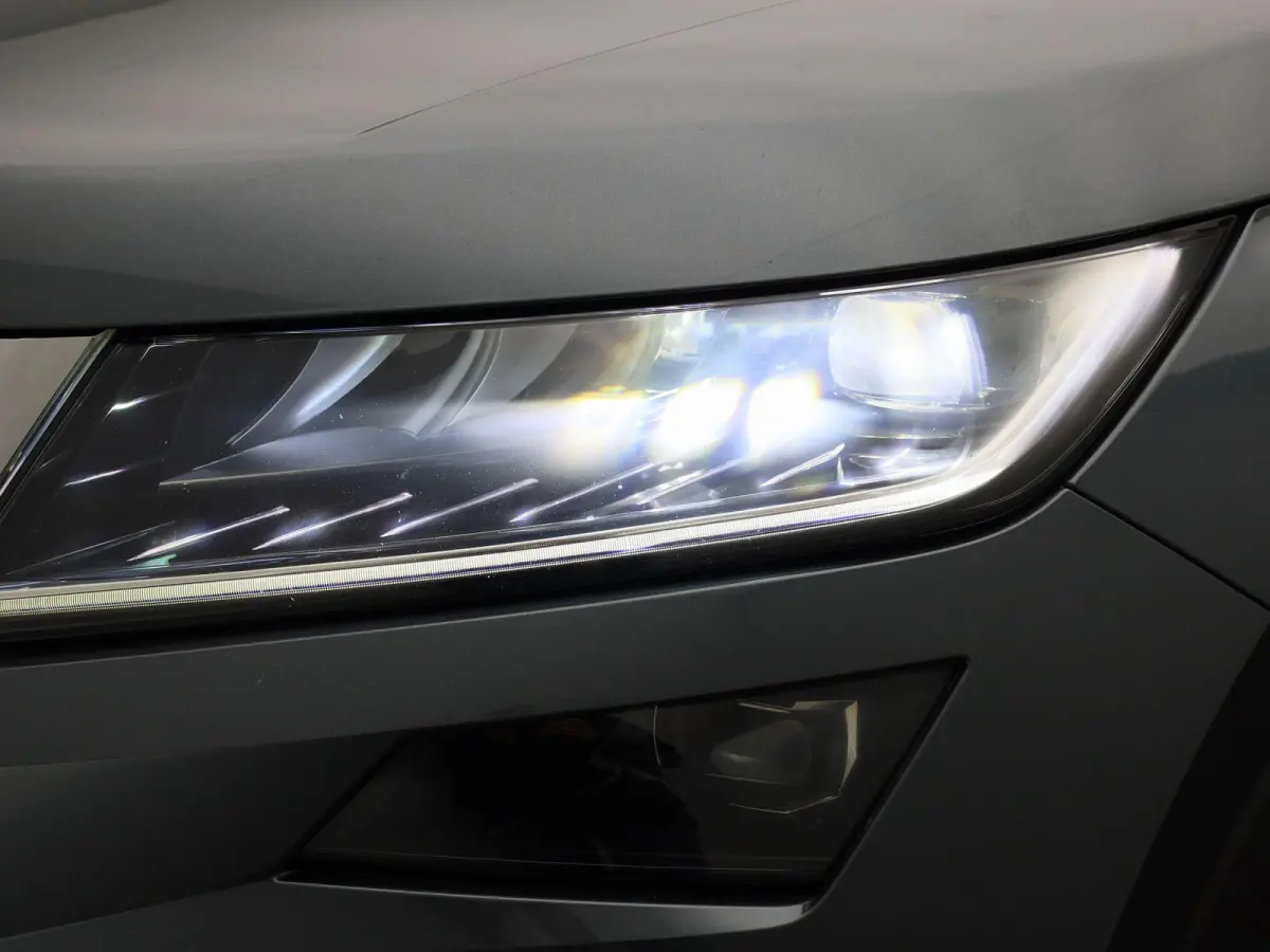 1.5 TSI Business Edition | Automaat | Navigatie | Stoel Verwarming | Stuur verwarming | DAB | Camera | Half Leder | Canton Audio | Cruise Control | Lichtmetalen Velgen |