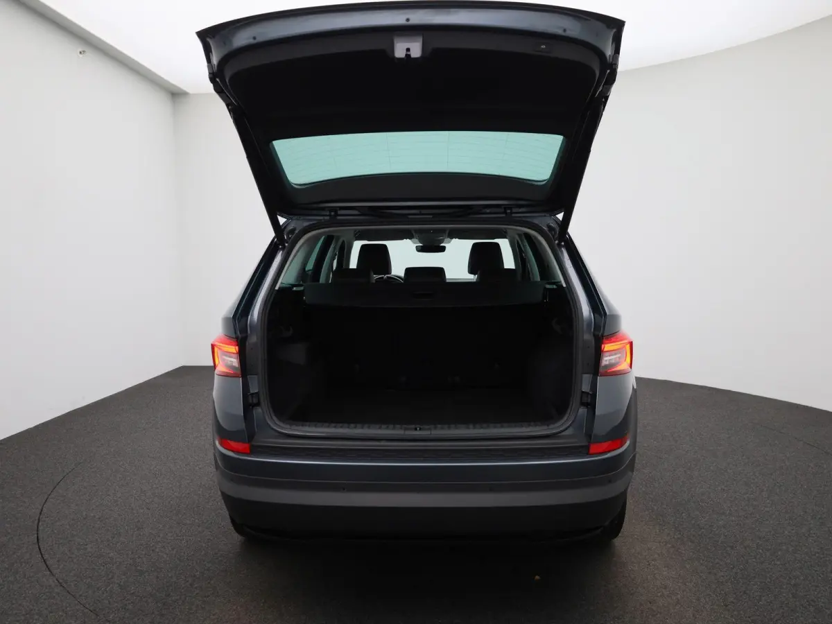 1.5 TSI Business Edition | Automaat | Navigatie | Stoel Verwarming | Stuur verwarming | DAB | Camera | Half Leder | Canton Audio | Cruise Control | Lichtmetalen Velgen |