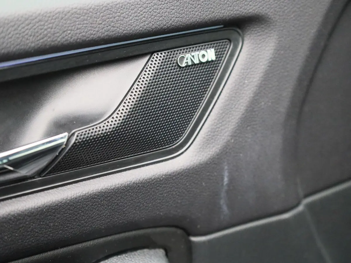 1.5 TSI Business Edition | Automaat | Navigatie | Stoel Verwarming | Stuur verwarming | DAB | Camera | Half Leder | Canton Audio | Cruise Control | Lichtmetalen Velgen |