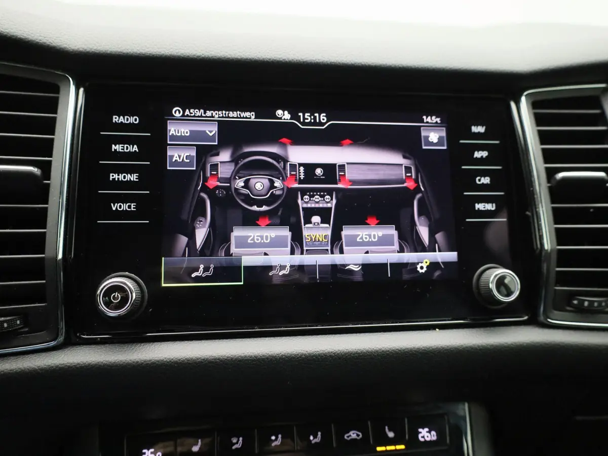 1.5 TSI Business Edition | Automaat | Navigatie | Stoel Verwarming | Stuur verwarming | DAB | Camera | Half Leder | Canton Audio | Cruise Control | Lichtmetalen Velgen |