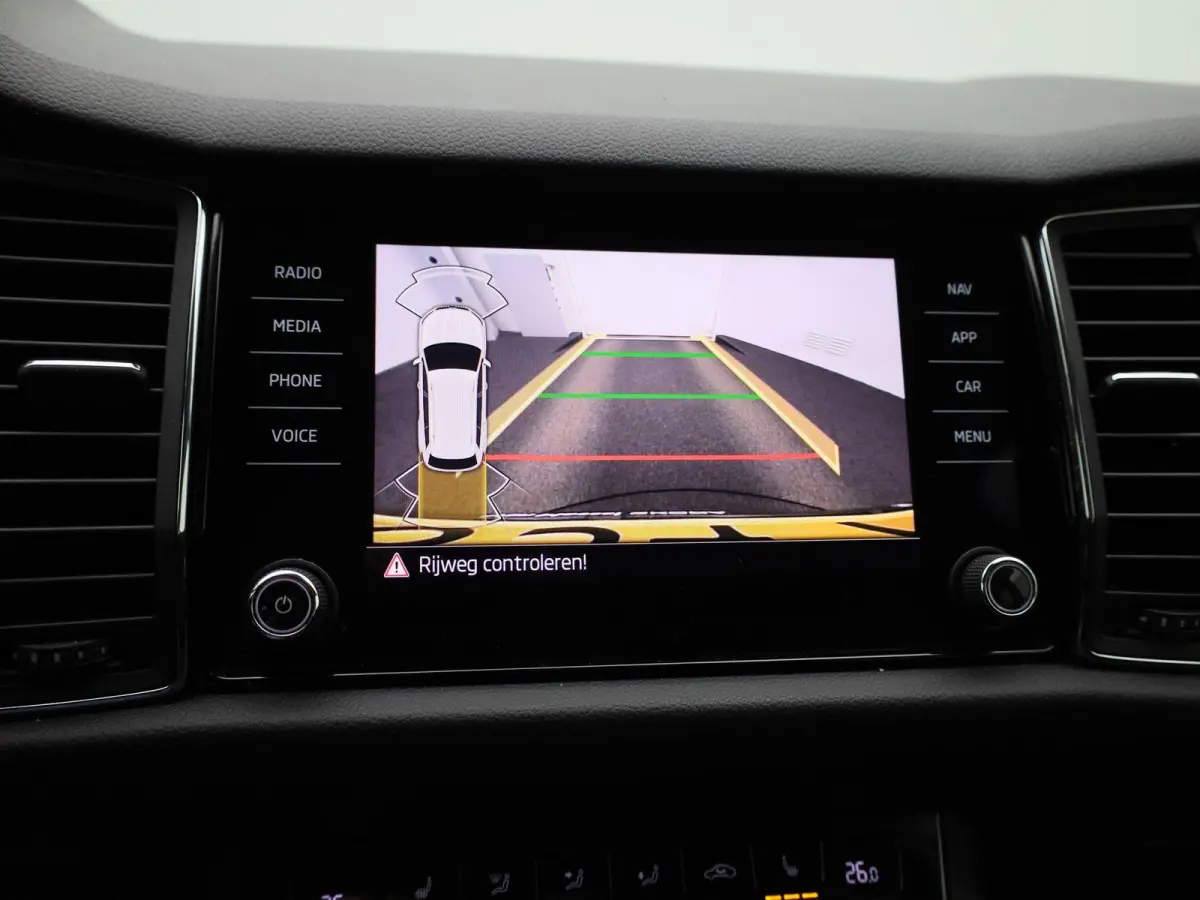 1.5 TSI Business Edition | Automaat | Navigatie | Stoel Verwarming | Stuur verwarming | DAB | Camera | Half Leder | Canton Audio | Cruise Control | Lichtmetalen Velgen |