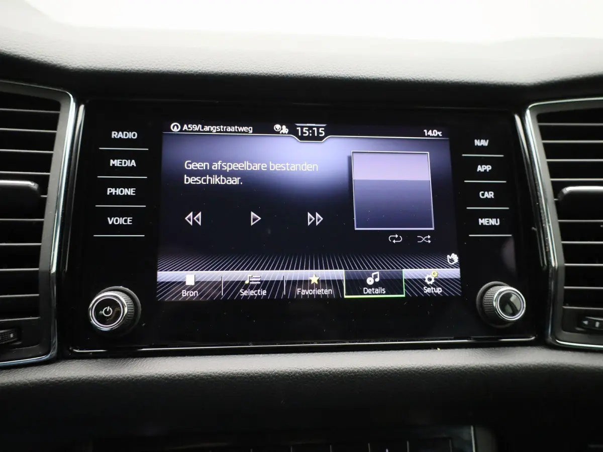 1.5 TSI Business Edition | Automaat | Navigatie | Stoel Verwarming | Stuur verwarming | DAB | Camera | Half Leder | Canton Audio | Cruise Control | Lichtmetalen Velgen |