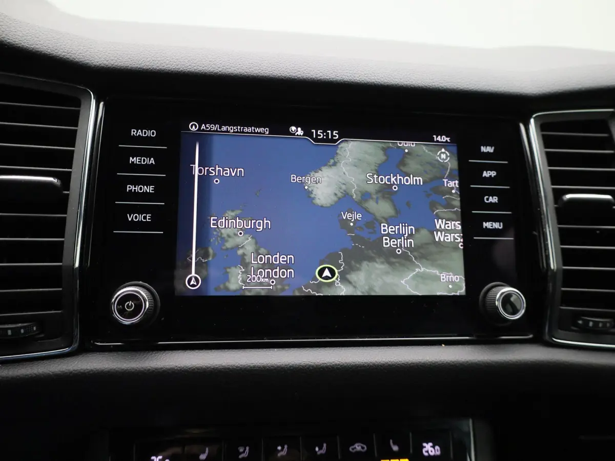 1.5 TSI Business Edition | Automaat | Navigatie | Stoel Verwarming | Stuur verwarming | DAB | Camera | Half Leder | Canton Audio | Cruise Control | Lichtmetalen Velgen |