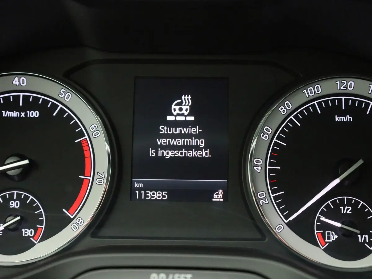 1.5 TSI Business Edition | Automaat | Navigatie | Stoel Verwarming | Stuur verwarming | DAB | Camera | Half Leder | Canton Audio | Cruise Control | Lichtmetalen Velgen |