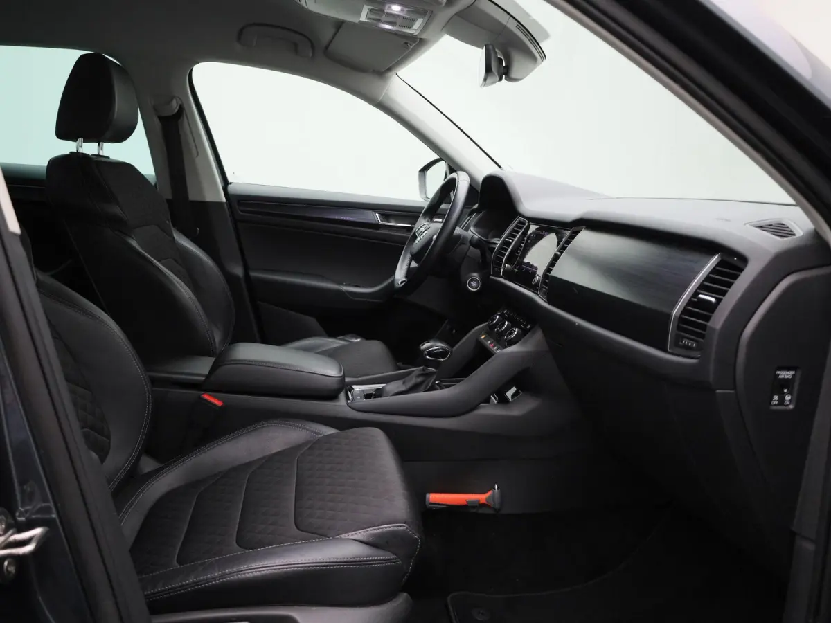 1.5 TSI Business Edition | Automaat | Navigatie | Stoel Verwarming | Stuur verwarming | DAB | Camera | Half Leder | Canton Audio | Cruise Control | Lichtmetalen Velgen |