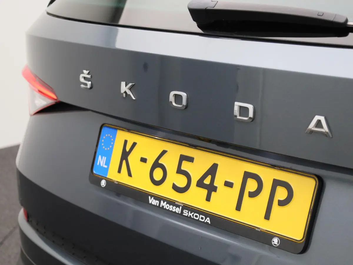 1.5 TSI Business Edition | Automaat | Navigatie | Stoel Verwarming | Stuur verwarming | DAB | Camera | Half Leder | Canton Audio | Cruise Control | Lichtmetalen Velgen |