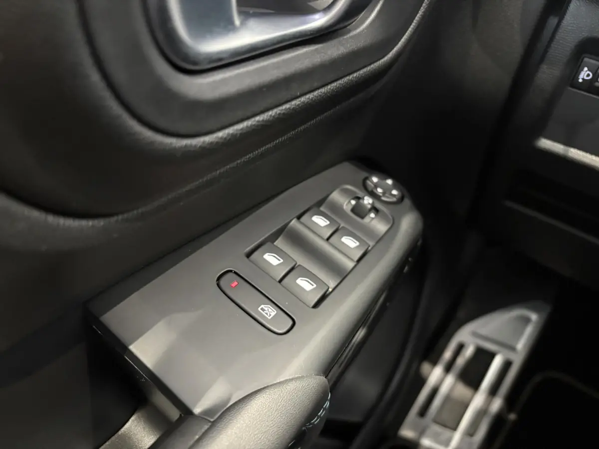 1.6 Plug-in Hybrid 225 Shine | APPLE CARPLAY & ANDROID AUTO | CAMERA | NAVI | TOT 50 KM ELEKTRISCH |