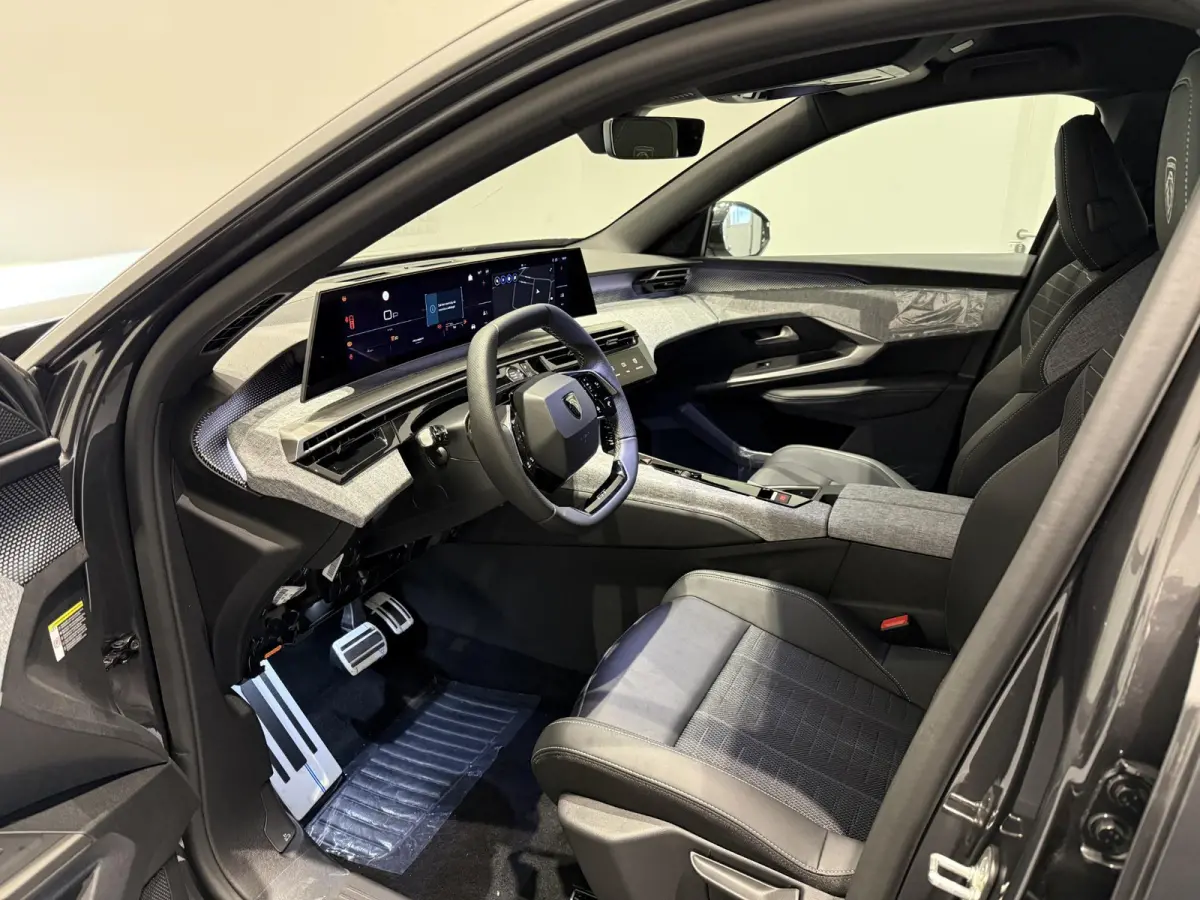 1.2 Hybrid 145 GT l NAVI | CARPLAY ANDROID AUTO | STOELVERWARMING | CAMERA l DIRECT LEVERBAAR!!!