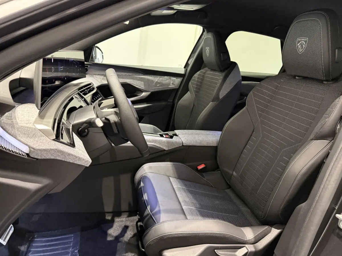 1.2 Hybrid 145 GT l NAVI | CARPLAY ANDROID AUTO | STOELVERWARMING | CAMERA l DIRECT LEVERBAAR!!!
