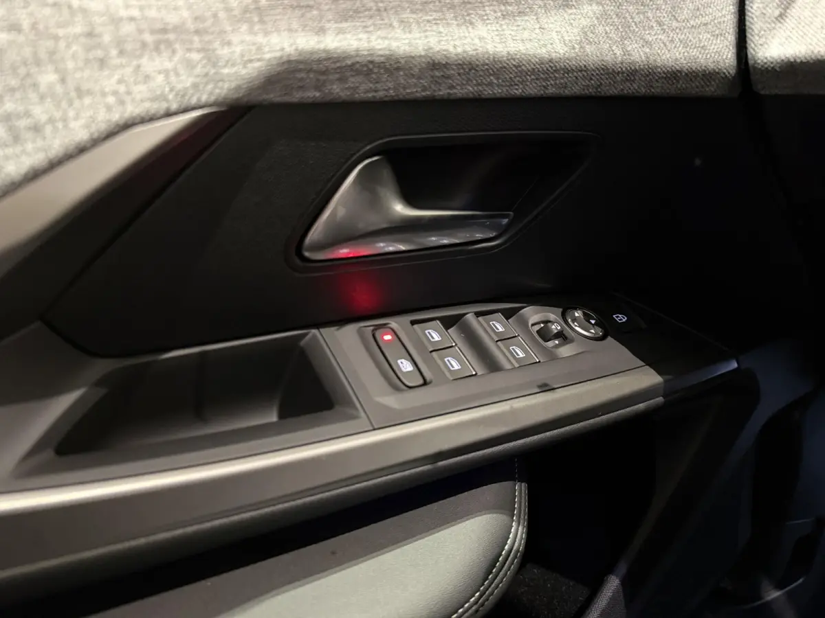 1.2 Hybrid 145 GT l NAVI | CARPLAY ANDROID AUTO | STOELVERWARMING | CAMERA l DIRECT LEVERBAAR!!!