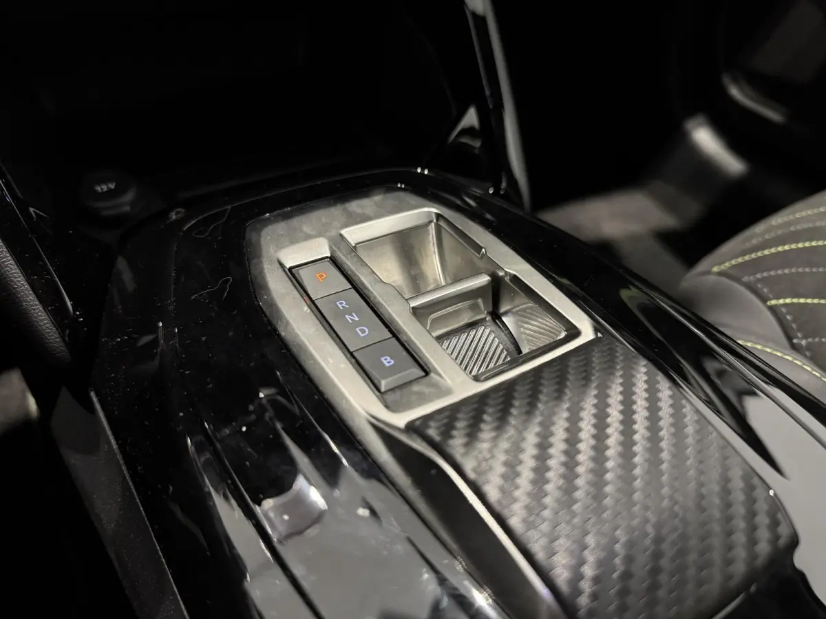GT Stoelmassage l Stoelverwarming | Massage l Apple carplay & Android auto l Bel voor actuele KM-stand