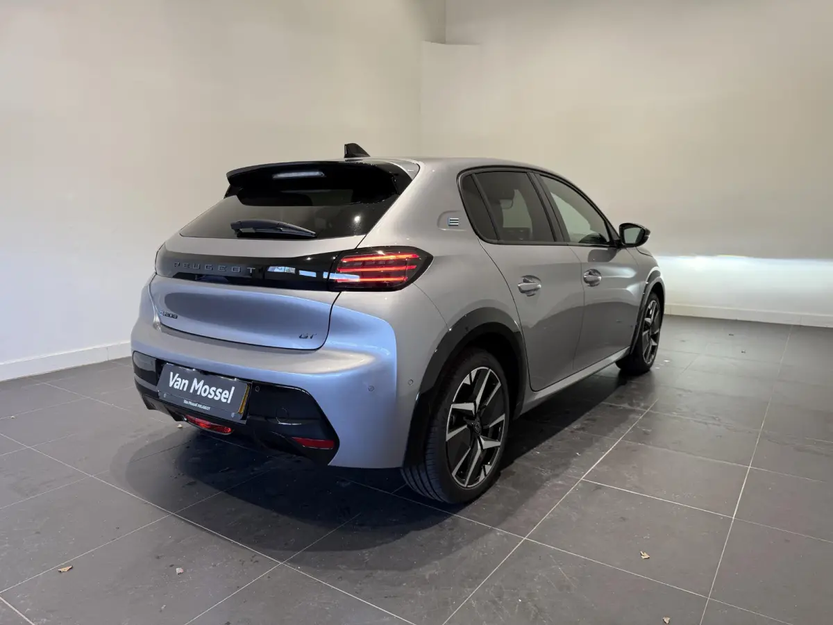 GT Stoelmassage l Stoelverwarming | Massage l Apple carplay & Android auto l Bel voor actuele KM-stand