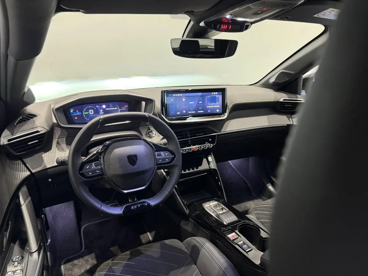 GT Stoelmassage l Stoelverwarming | Massage l Apple carplay & Android auto l Bel voor actuele KM-stand