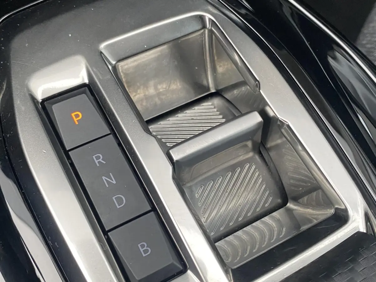 EV Active Pack 50 kWh | AUTOMAAT | CLIMATE CONTROL | CARPLAY ANDROID AUTO | SOH 99%  | PDC | LMV | 19 DKM |