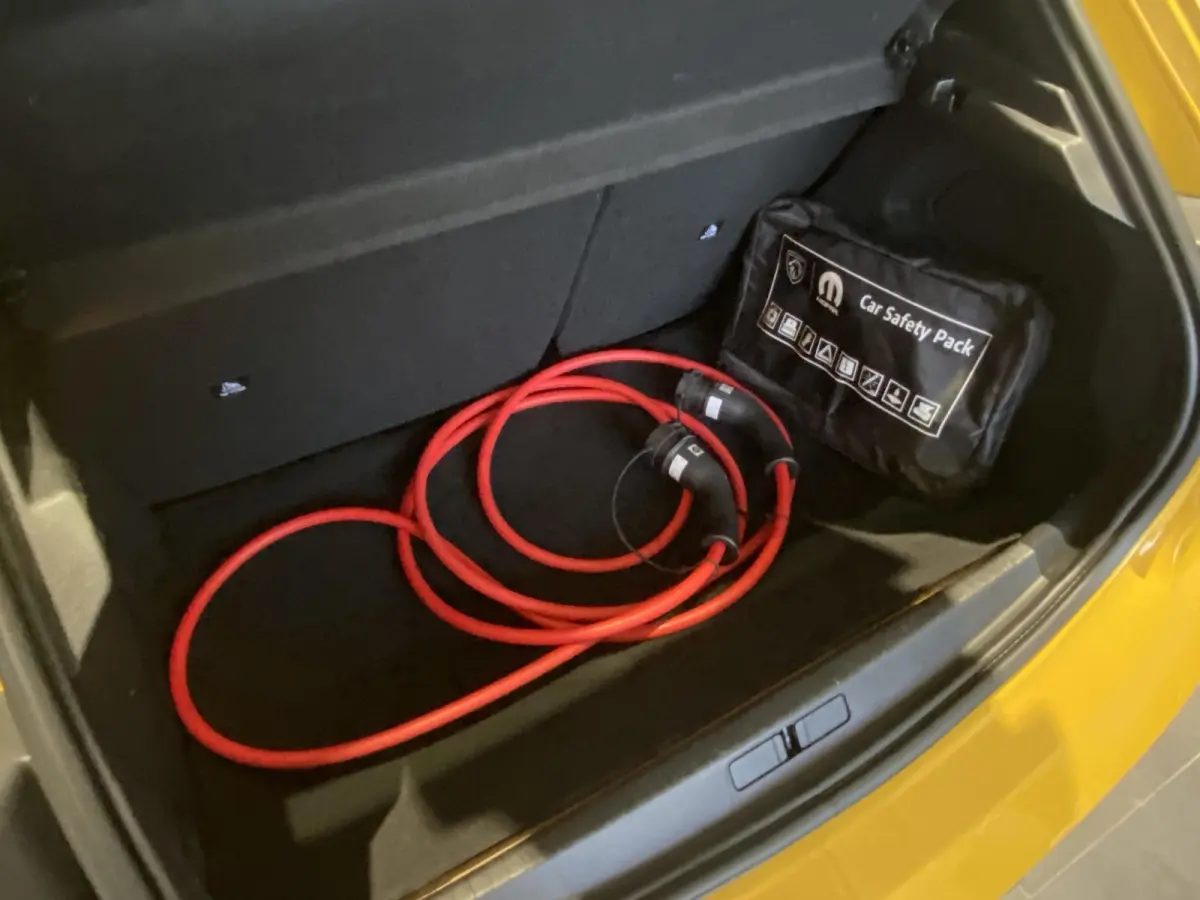 EV Active Pack 50 kWh | AUTOMAAT | CLIMATE CONTROL | CARPLAY ANDROID AUTO | SOH 99%  | PDC | LMV | 19 DKM |