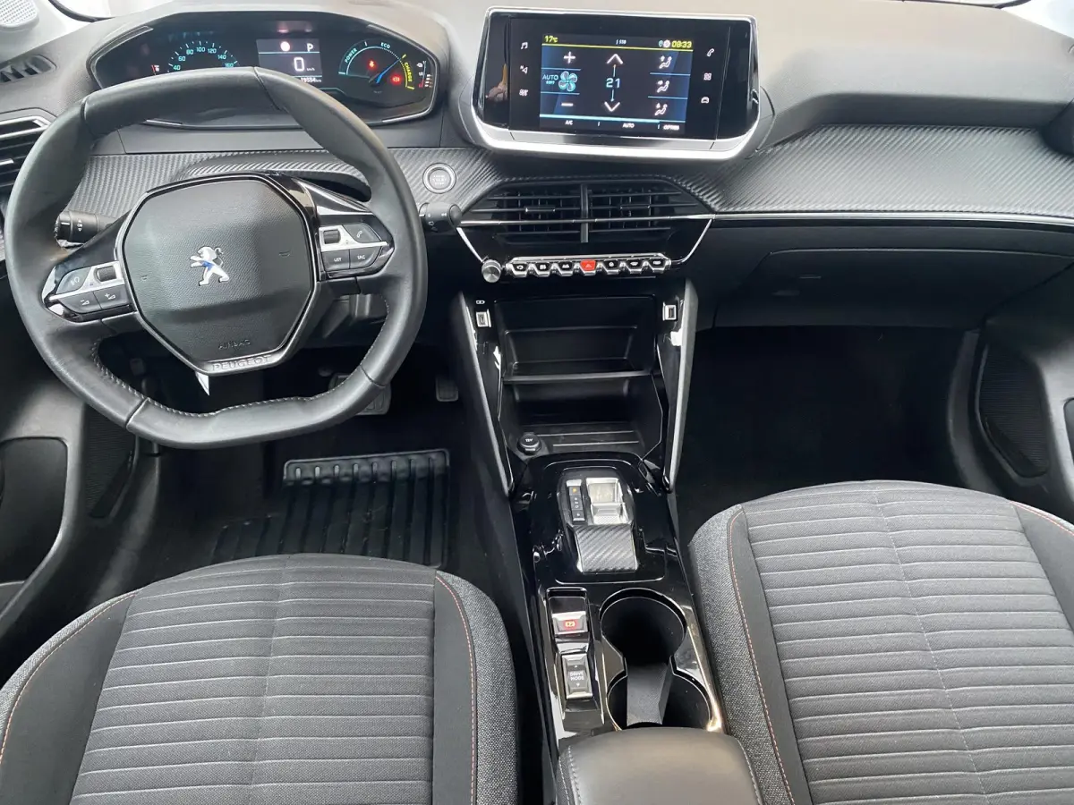 EV Active Pack 50 kWh | AUTOMAAT | CLIMATE CONTROL | CARPLAY ANDROID AUTO | PDC | LMV | 19 DKM |