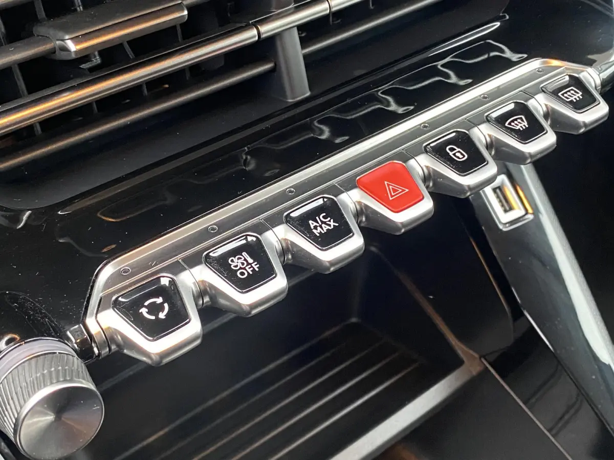 EV Active Pack 50 kWh | AUTOMAAT | CLIMATE CONTROL | CARPLAY ANDROID AUTO | SOH 99%  | PDC | LMV | 19 DKM |