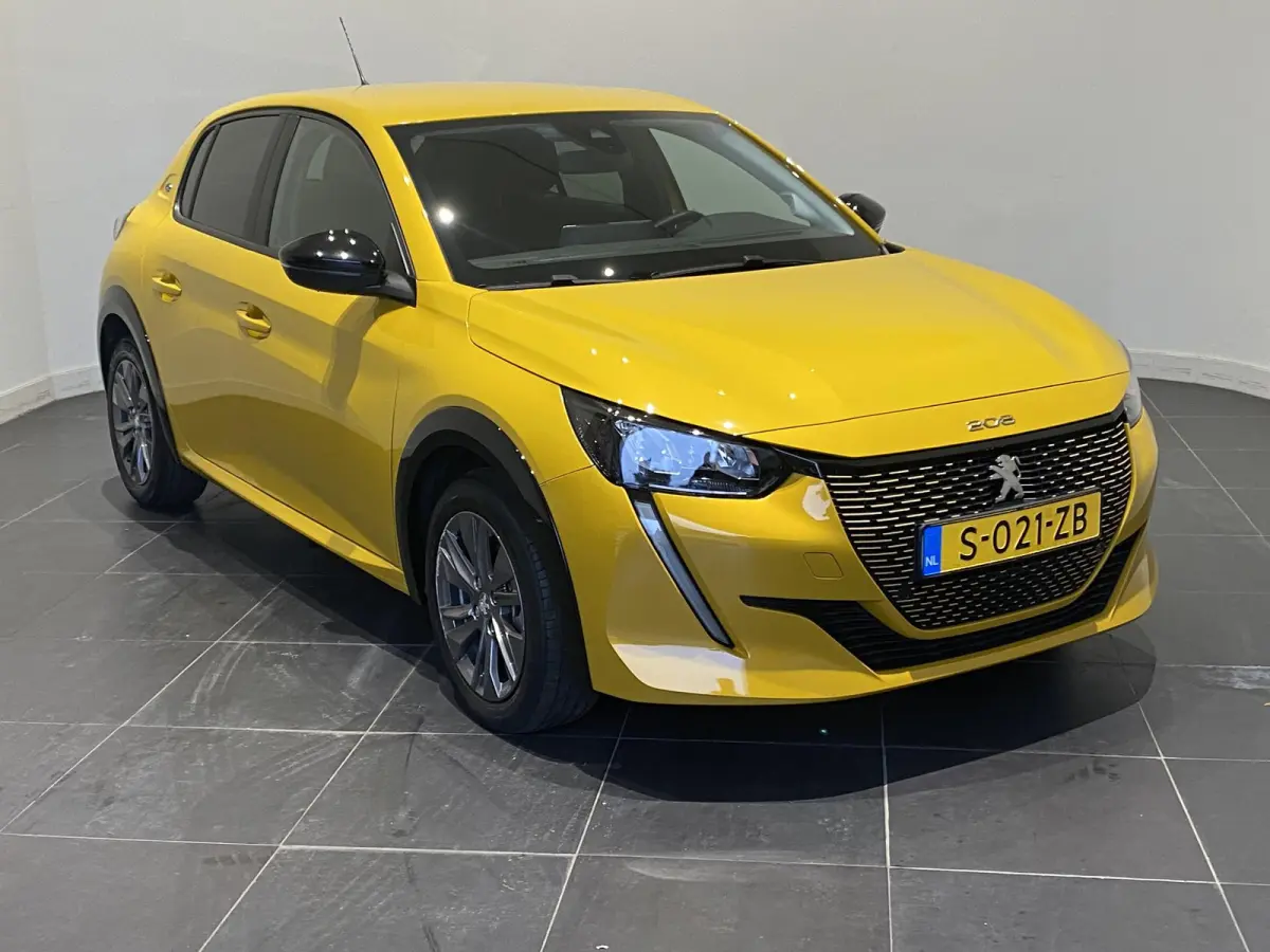 EV Active Pack 50 kWh | AUTOMAAT | CLIMATE CONTROL | CARPLAY ANDROID AUTO | SOH 99%  | PDC | LMV | 19 DKM |