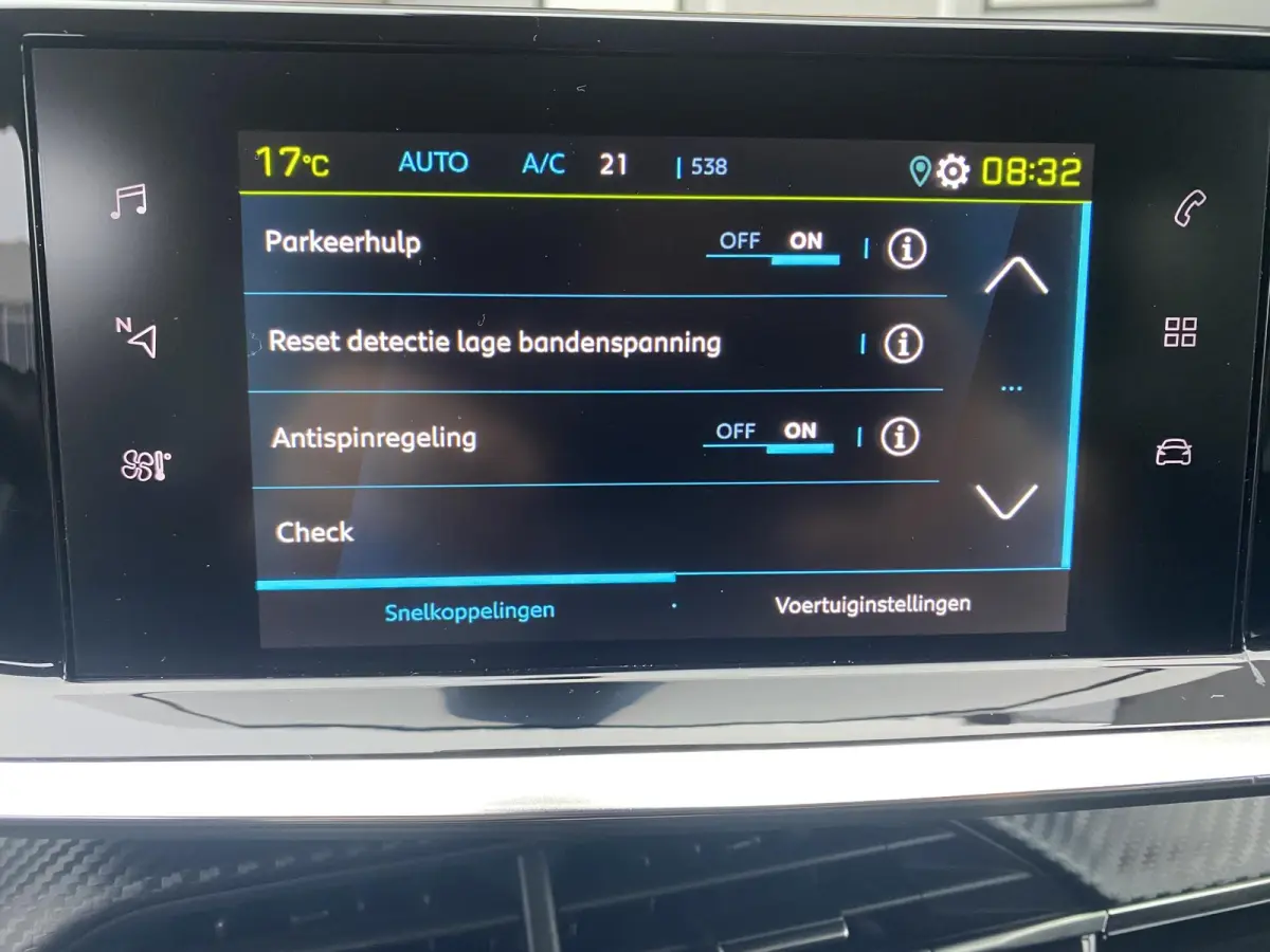 EV Active Pack 50 kWh | AUTOMAAT | CLIMATE CONTROL | CARPLAY ANDROID AUTO | SOH 99%  | PDC | LMV | 19 DKM |