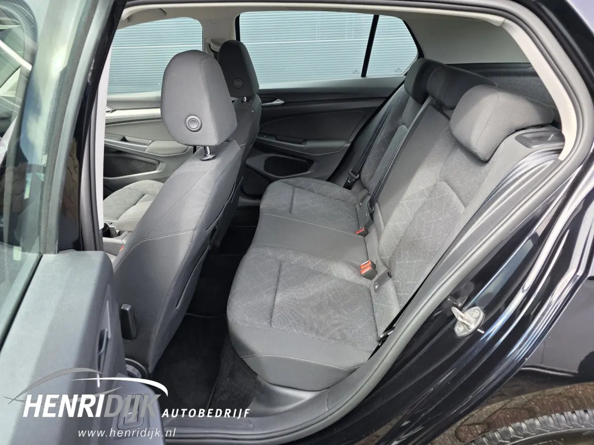 1.5 eTSI Style Automaat / Camera / Stoel & Stuur verwarming / Carplay / ACC / PDC / LMV
