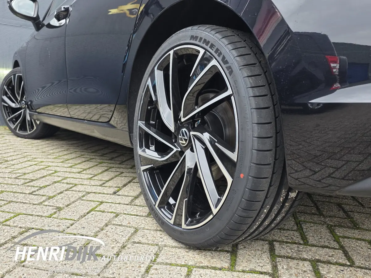 1.5 eTSI Style Automaat / Camera / Stoel & Stuur verwarming / Carplay / ACC / PDC / LMV