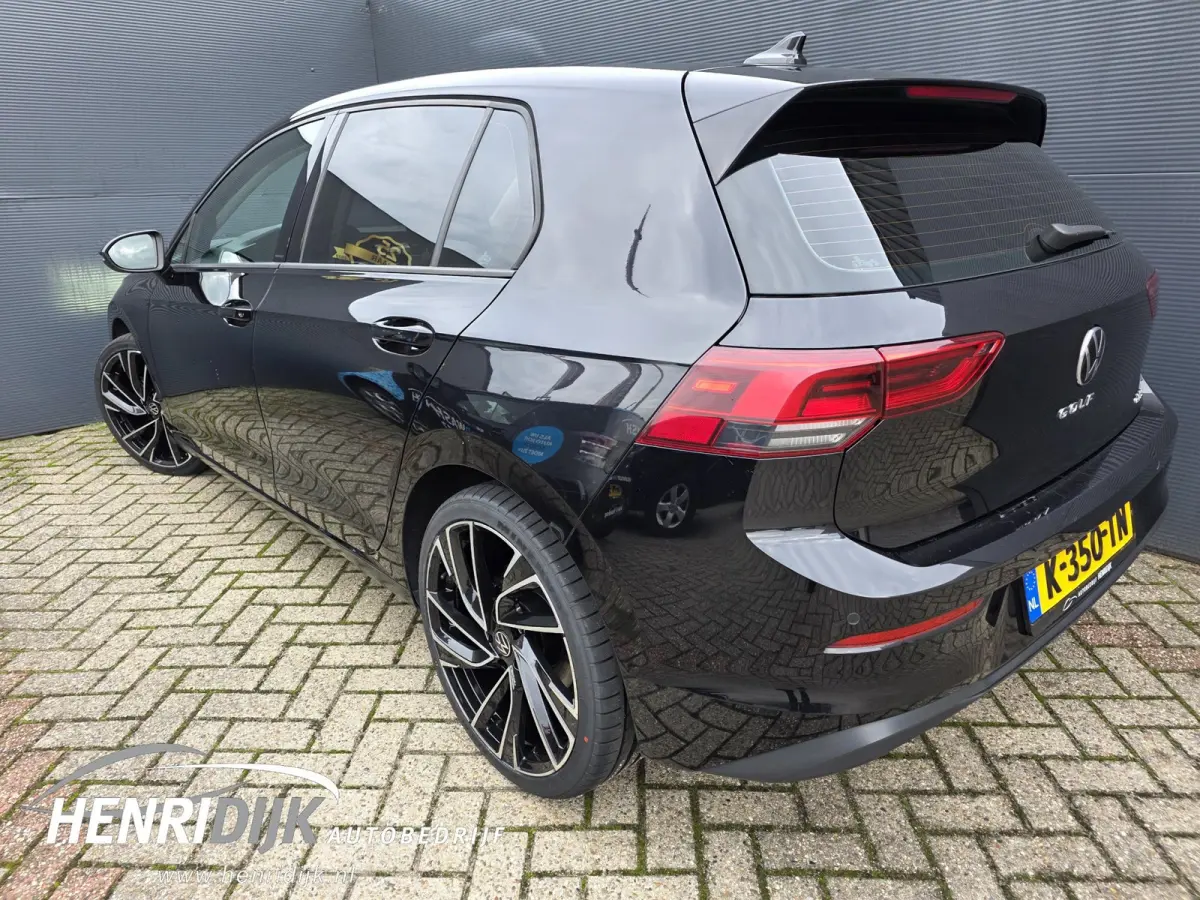 1.5 eTSI Style Automaat / Camera / Stoel & Stuur verwarming / Carplay / ACC / PDC / LMV