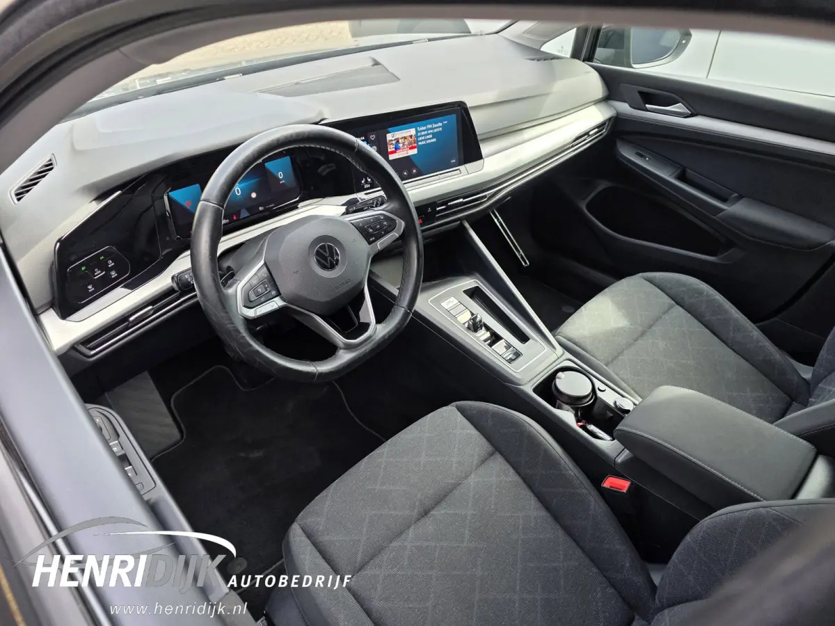 1.5 eTSI Style Automaat / Camera / Stoel & Stuur verwarming / Carplay / ACC / PDC / LMV