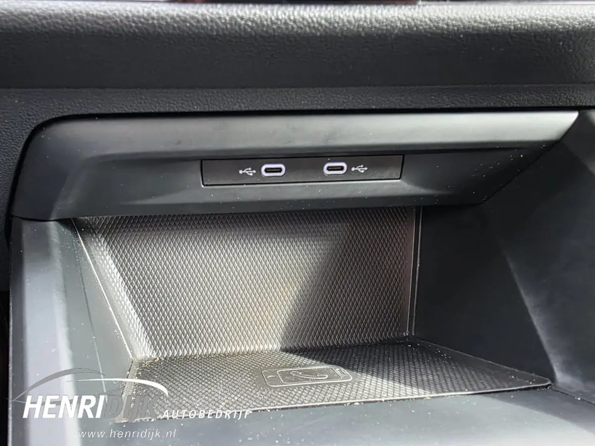 1.5 eTSI Style Automaat / Camera / Stoel & Stuur verwarming / Carplay / ACC / PDC / LMV