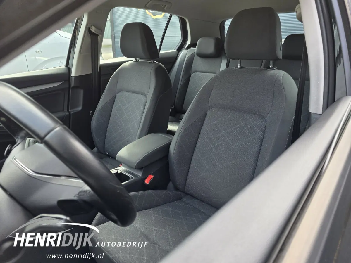 1.5 eTSI Style Automaat / Camera / Stoel & Stuur verwarming / Carplay / ACC / PDC / LMV