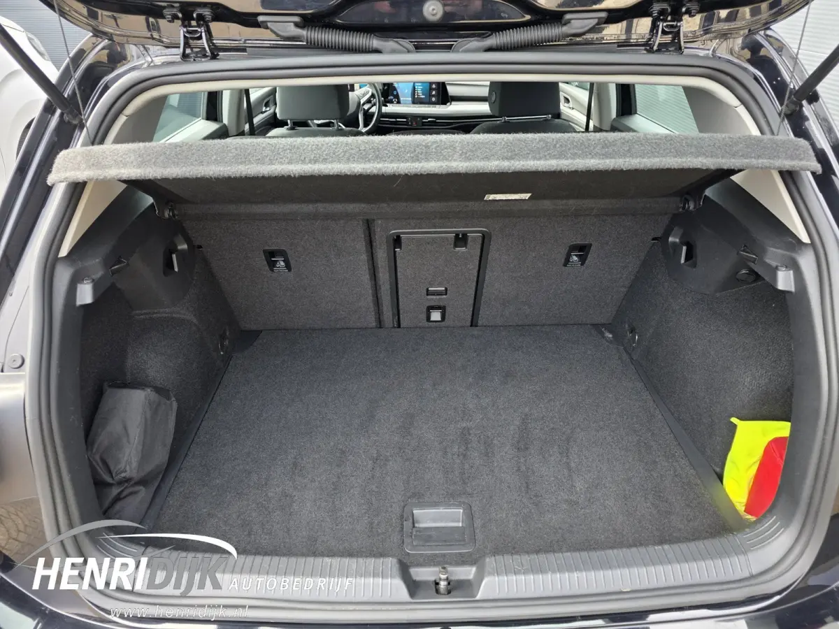 1.5 eTSI Style Automaat / Camera / Stoel & Stuur verwarming / Carplay / ACC / PDC / LMV