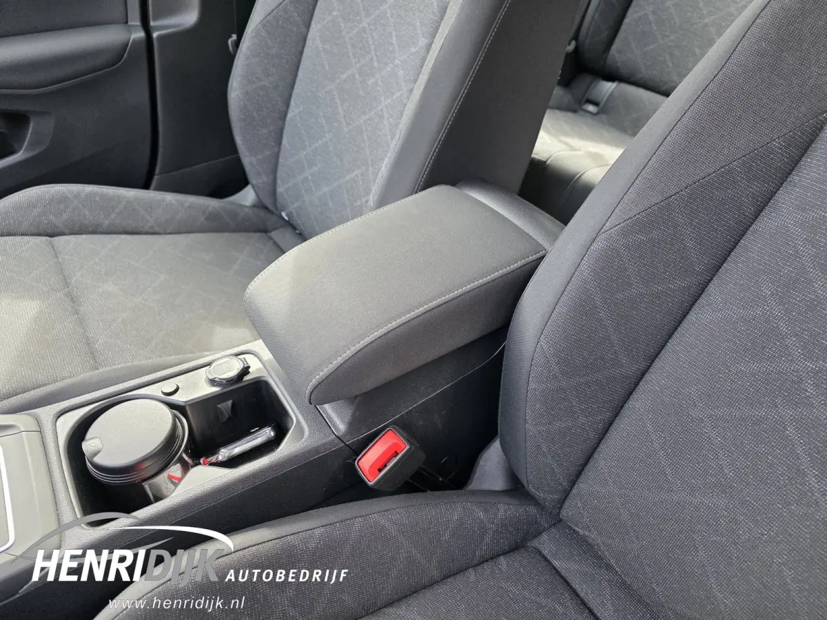 1.5 eTSI Style Automaat / Camera / Stoel & Stuur verwarming / Carplay / ACC / PDC / LMV